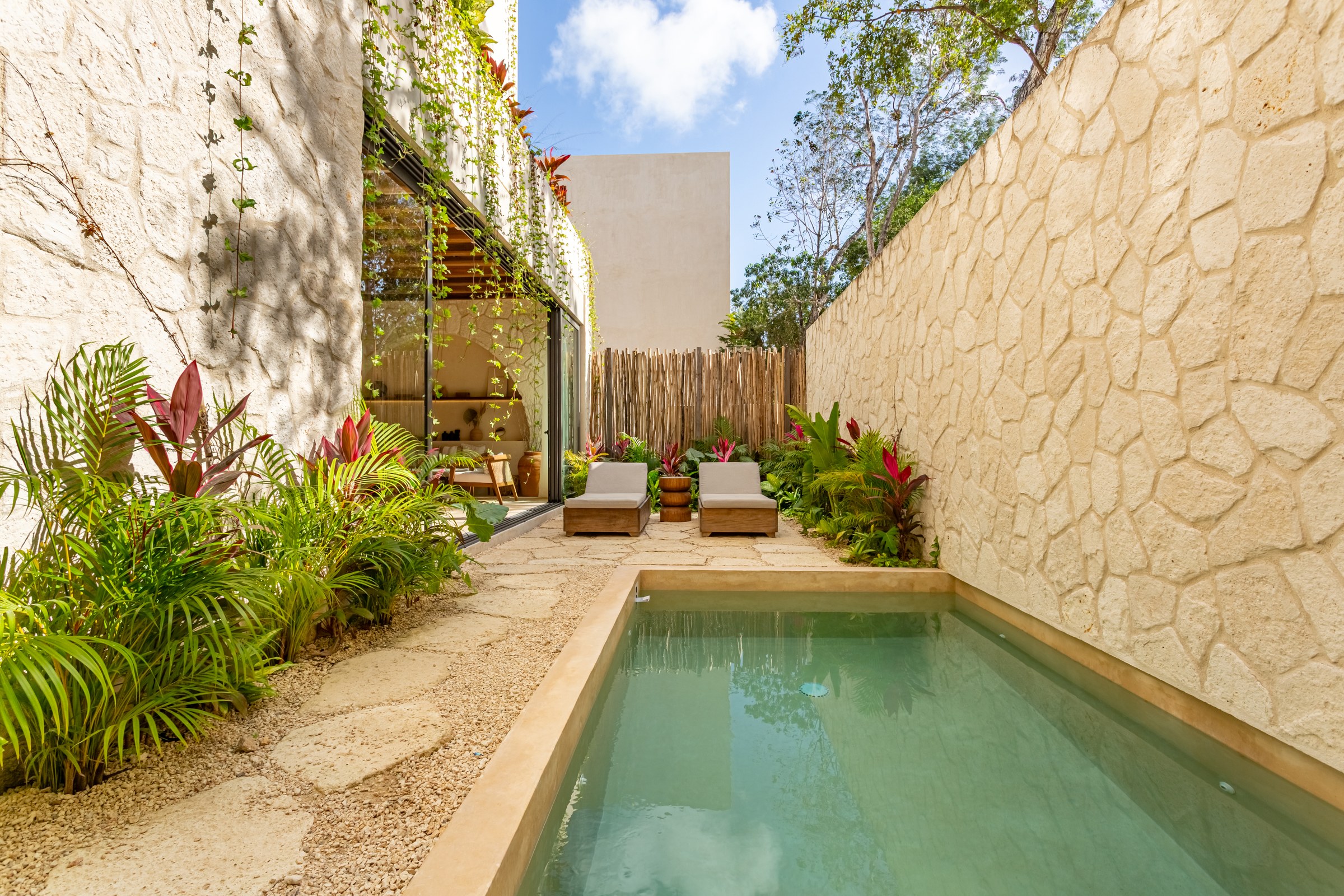 Villa Jaguar private pool and stone courtyard